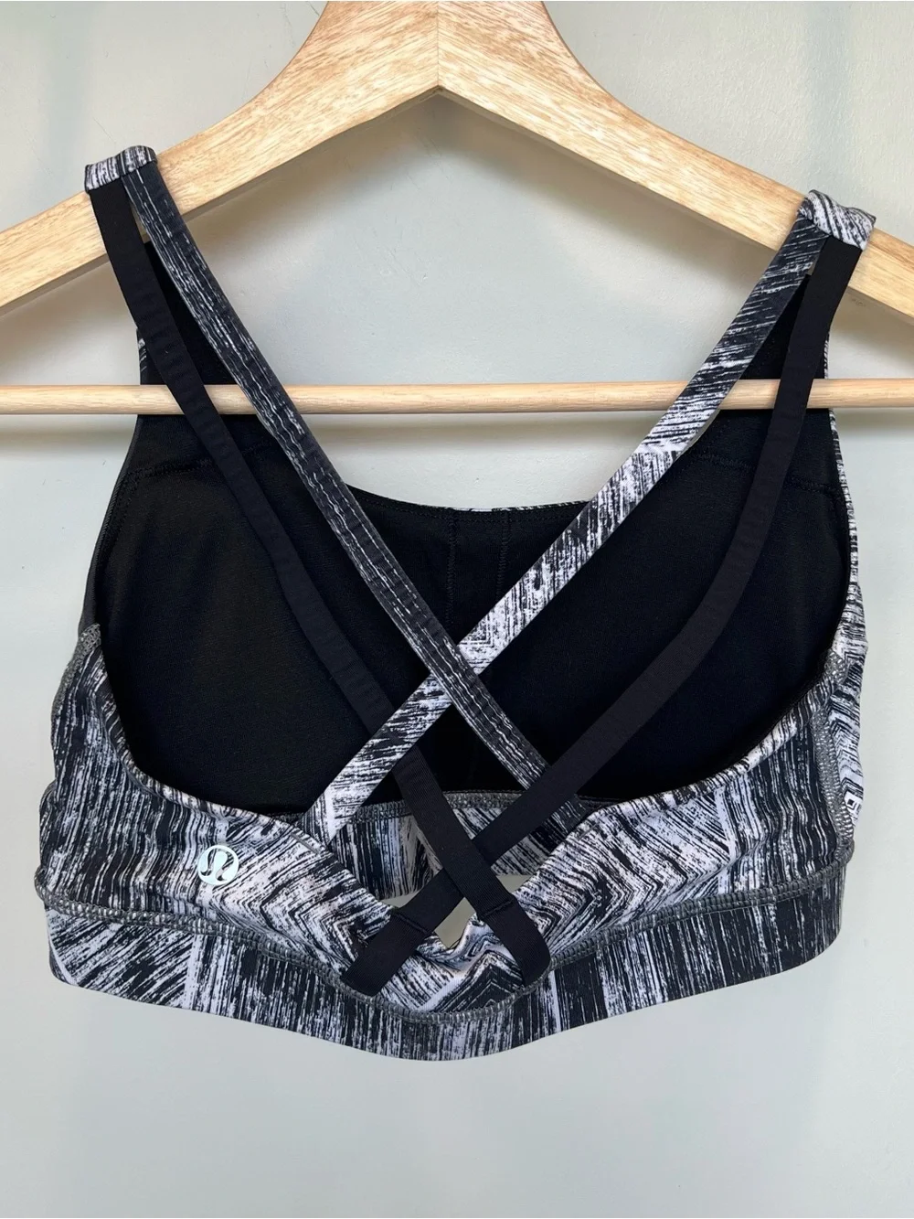Lululemon Women's Energy Bra Heat Wave White Black - size 4